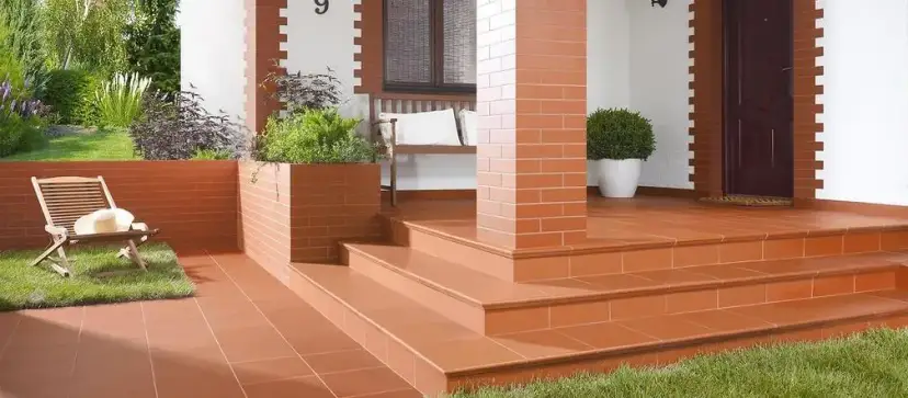 Jak zakończyć brzeg tarasu, aby uniknąć uszkodzeń i zalania?