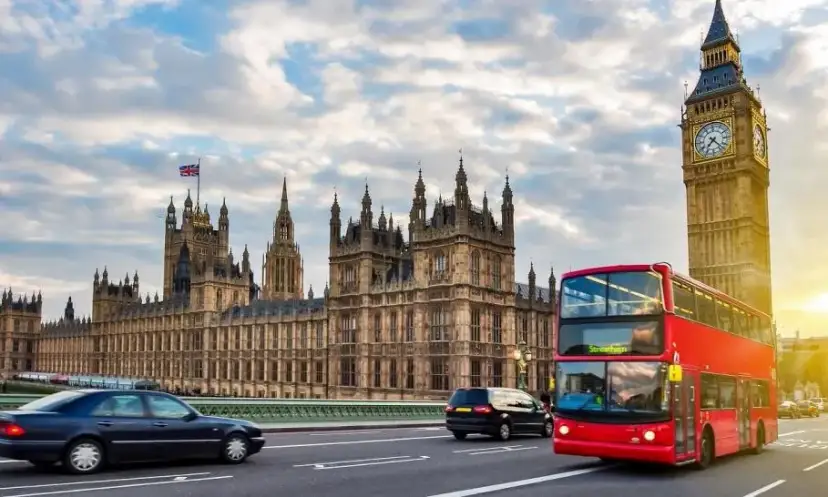 Ile czasu trwa podróż autokarem do Londynu? Sprawdź teraz!