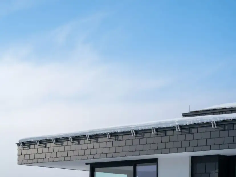 Ile śniegołapów na dach? Oblicz, aby uniknąć kosztownych błędów