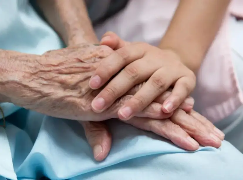 Czego życzyć osobie umierającej, by wyrazić miłość i wsparcie?