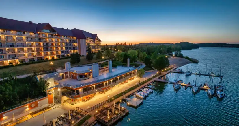 Hotel Gołębiewski Mikołajki - kiedy powstał i co go wyróżnia?