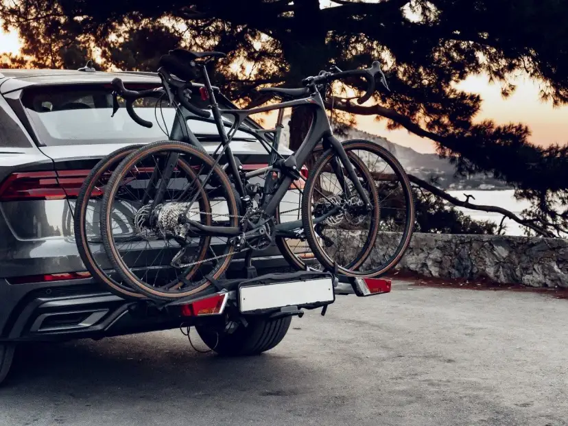 Bagażnik na narty na hak: Jak wybrać idealny? Przepisy i porady.