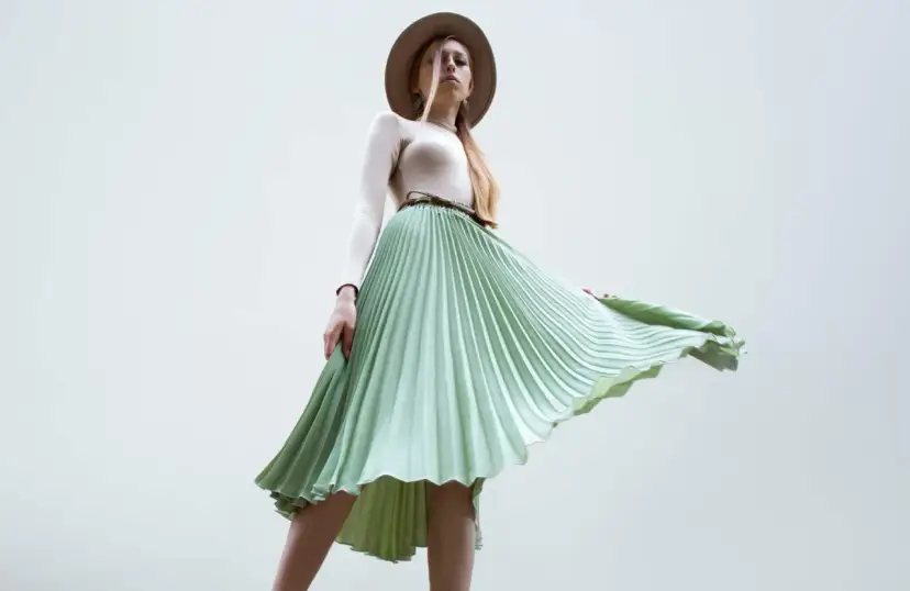 Jak skrócić plisowaną spódnicę: proste metody i cenne wskazówki