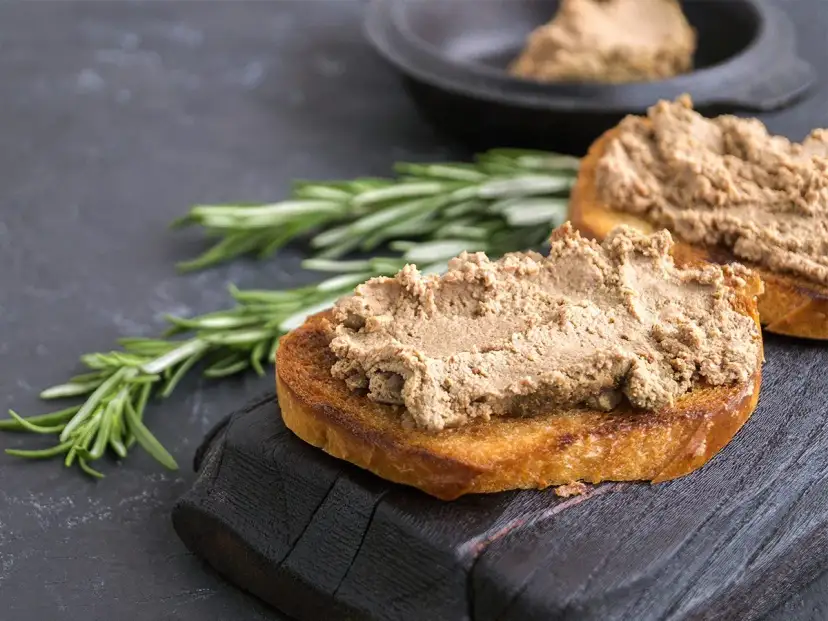 Pasztet wegetariański jak mięsny - pyszny przepis, który zaskoczy każdego