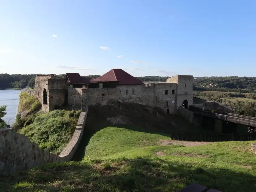 Dobczyce z dziećmi: Zamek, Jezioro i place zabaw - przewodnik