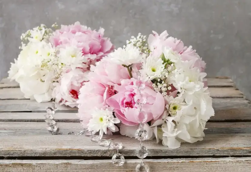 Jakie kwiaty na komunie dla dziewczynki - wybierz idealne bukiety