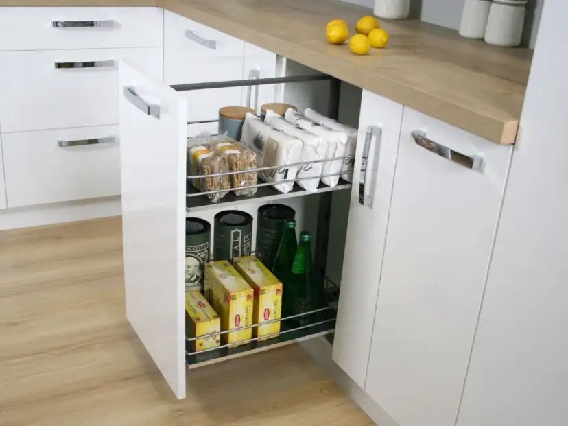 Systemy cargo w kuchni: Jak zoptymalizować przestrzeń i zapomnieć o bałaganie?