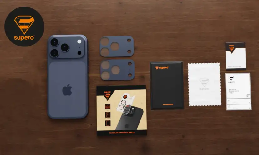 iPhone z akcesoriami Supero: szkła hartowane na aparat, ściereczka, naklejka do kurzu.