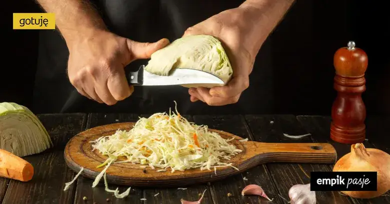 Surówka z białej kapusty jak z restauracji? Poznaj sekrety!