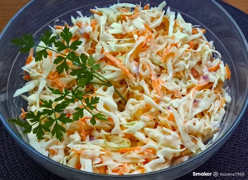 Jaką surówkę do ryby i frytek? Odkryj idealny balans smaku