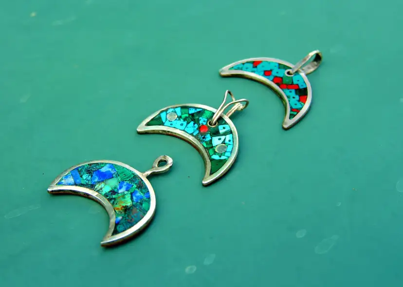 Lunula naszyjnik znaczenie: symbolika, historia i moc kobiecości