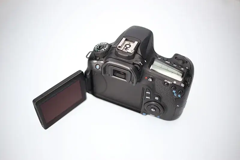 Jaki aparat do zdjęć produktowych wybierać, aby uniknąć błędów?