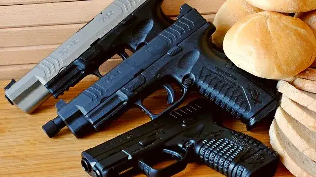 Pozwolenie na broń masz. Co dalej? Kup i zarejestruj krok po kroku