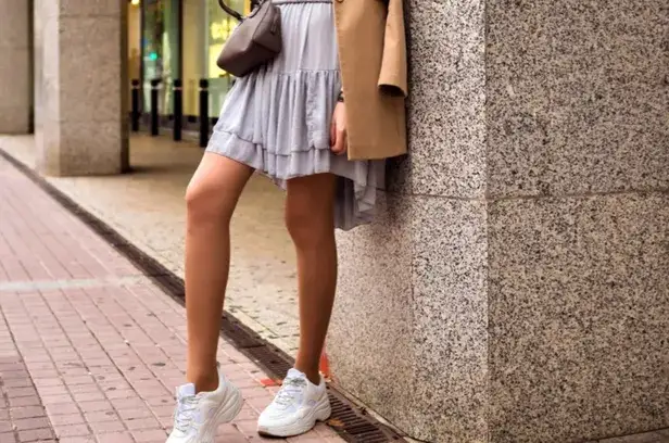 Srebrna spódnica dla dziewczynki – modne opcje na każdą okazję