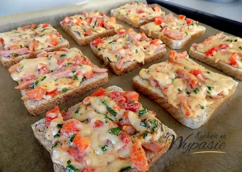 Zapiekanka z chleba tostowego: chrupiąca i bez rozmokniętego spodu