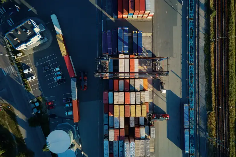 Nocleg tranzytowy co to znaczy i jak może ułatwić podróżowanie