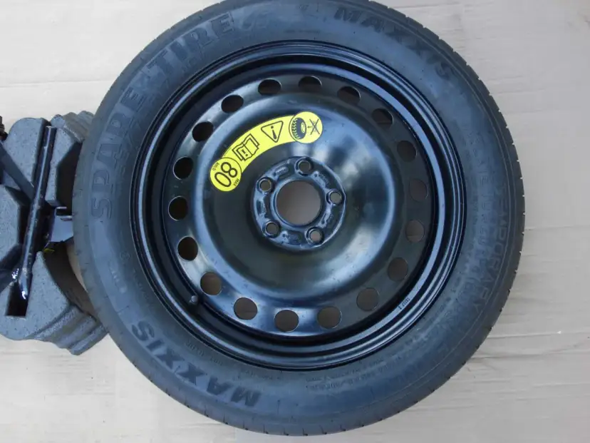 Gdzie koło zapasowe Ford Kuga? Lokalizacja MK1, MK2, MK3