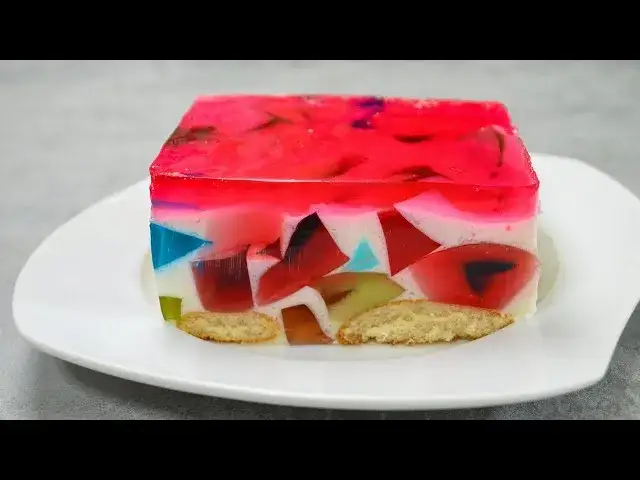 Czym posmarować biszkopt pod galaretkę, aby uniknąć nasiąkania?