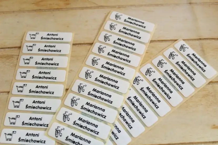 Koniec z gubieniem! Jak trwale oznaczyć ubrania dziecka do przedszkola?