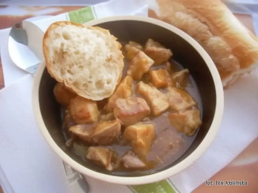 Perfekcyjny gulasz z szynki: przepis krok po kroku na miękkie mięso