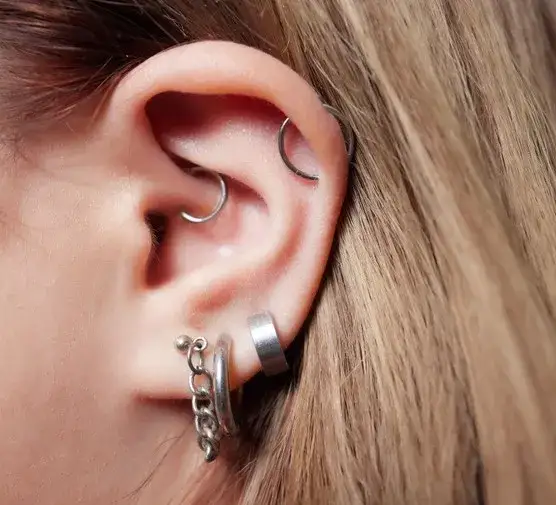 Czy helix kolczyk boli? Oczekiwania i doświadczenia związane z bólem