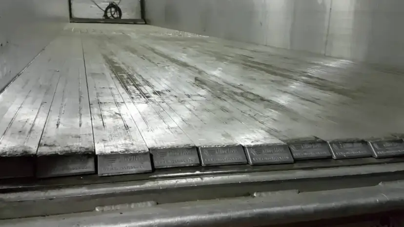 Jak działa ruchoma podłoga w naczepie - mechanika i zastosowania