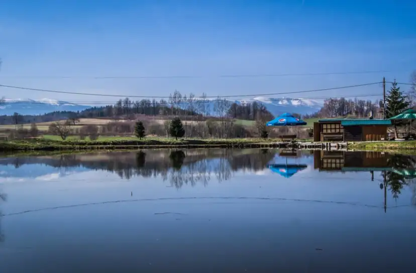 Ryby z noclegiem: Polska. Znajdź idealne łowisko z kartą lub bez!