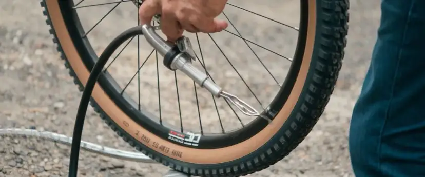 Jak napompować opony w rowerze? Klucz do komfortu i bezpieczeństwa