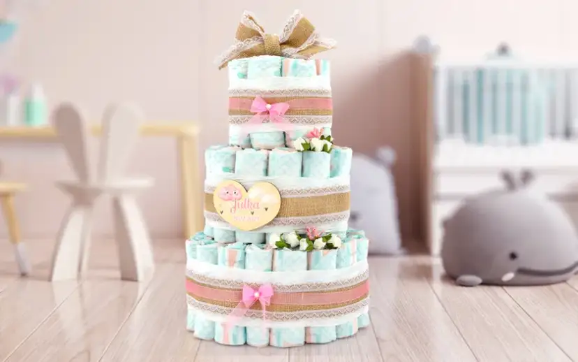Jak zrobić tort z pampersów dla dziewczynki - proste kroki i pomysły dekoracyjne