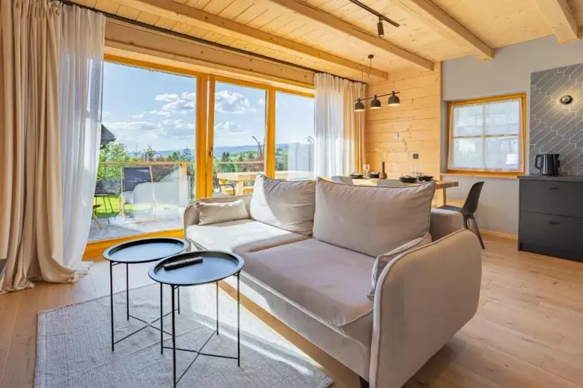 Nocleg tranzytowy co to znaczy? Zrozum jego znaczenie i korzyści