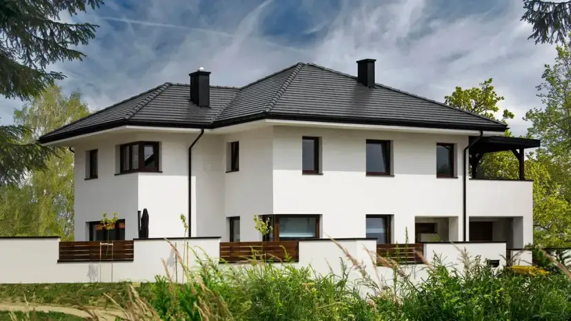 Obróbki blacharskie dach: jak uniknąć kosztownych przecieków i usterek