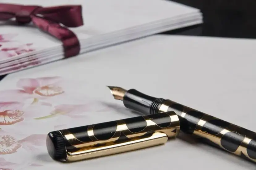 Jak napisać zaproszenie na urodziny dla koleżanek i kolegów, aby zachwycić?