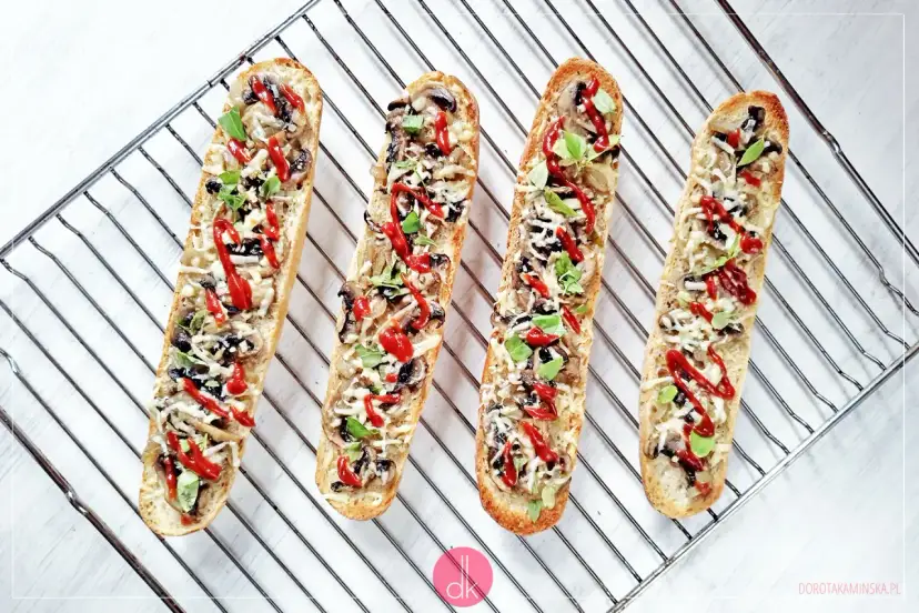 Zapiekanka z pieczarkami: kultowy przepis i triki na idealną!