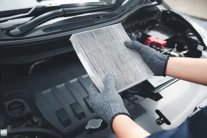 Jak wyczyścić klimatyzację w samochodzie? Poradnik DIY i serwis