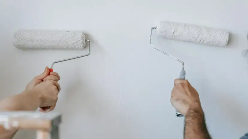 Akrylowa czy lateksowa? Wybierz idealną farbę do swojego domu