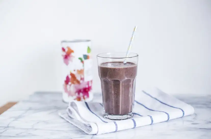 Pyszny koktajl bananowy z kakao - szybki przepis na zdrowy napój
