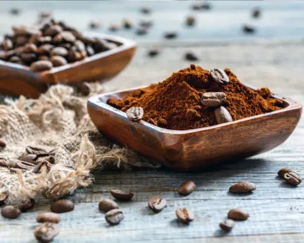 Jak długo parzyć kawę, by uniknąć gorzkiego smaku i cieszyć się aromatem?