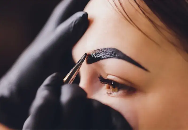 Henna nie barwi skóry? Sprawdź przyczyny i skuteczne rozwiązania