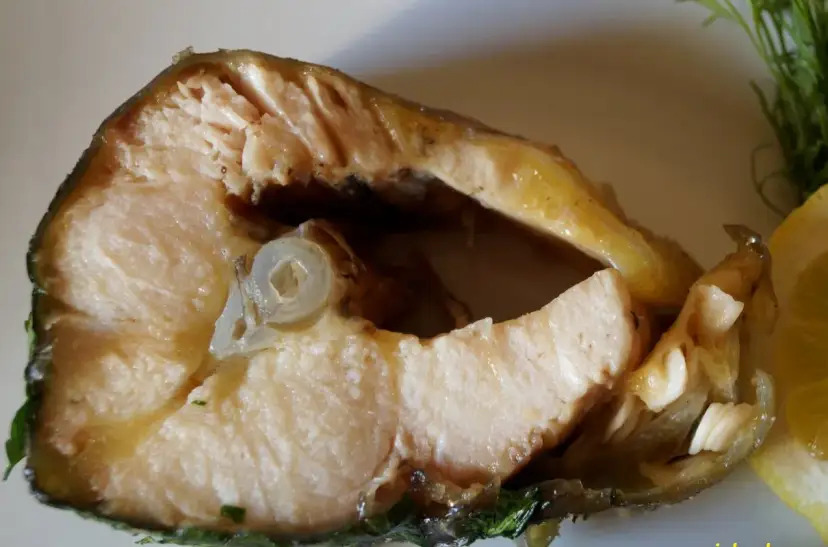 Jesiotr: Jak przygotować królewską rybę bez ości?