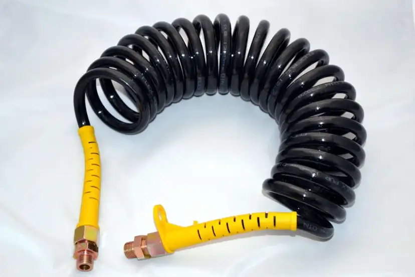 Czerwony przewód w naczepie: Klucz do bezpieczeństwa i hamowania?