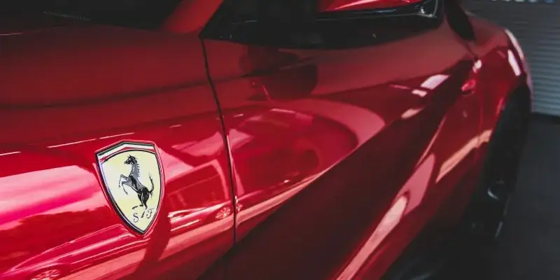 Poczuj się jak właściciel Ferrari: Luksus i styl życia na wyciągnięcie ręki