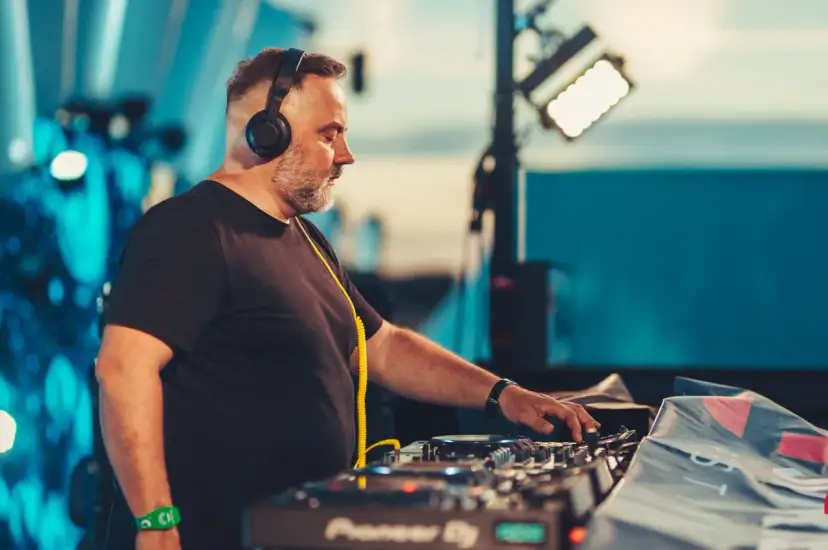 DJ Kris ile ma lat? Odkryj wiek i historię tej ikony muzyki