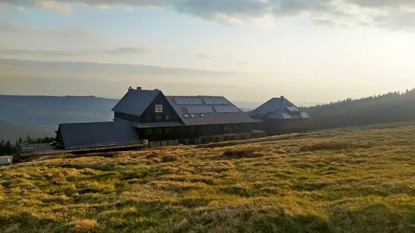 Czy schronisko może odmówić noclegu? Poznaj swoje prawa i zasady