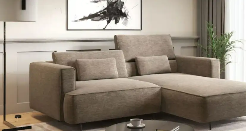 Ściany w salonie 2026: trendy, materiały, kolory. Uniknij błędów!