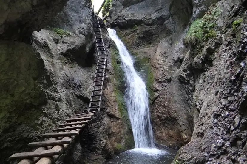 Słowacja Tatry atrakcje – odkryj najpiękniejsze miejsca i szlaki