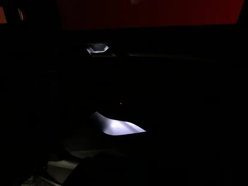 Podświetlenie drzwi LED: Montaż krok po kroku i 7 błędów do uniknięcia