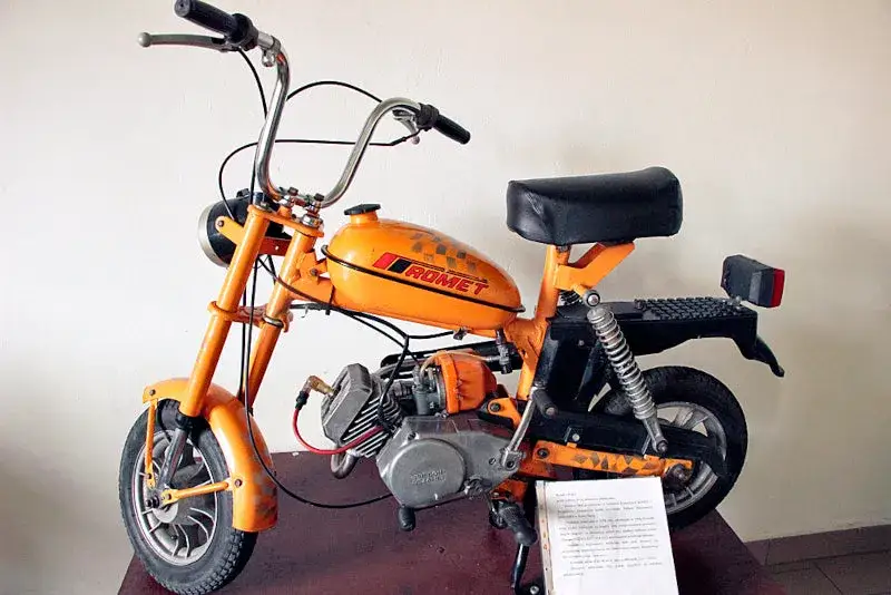 Jak wygląda motorower? Odkryj różnice w stylach i designie