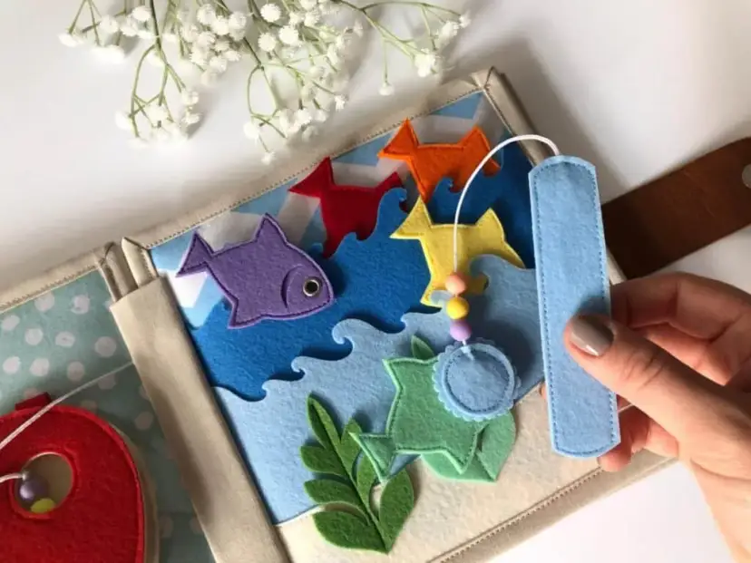 Jak zrobić książeczkę sensoryczną, która rozweseli każde dziecko