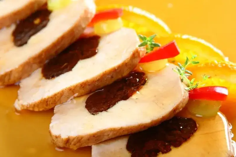 Schab z czym podawać – najlepsze dodatki, które zachwycą smakoszy