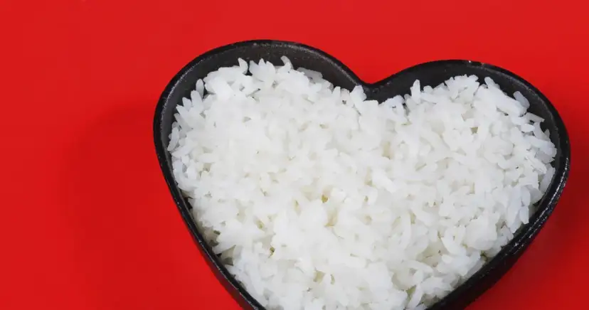 Czy biały ryż tuczy? Rozwiewam mity i uczę jeść go mądrze!